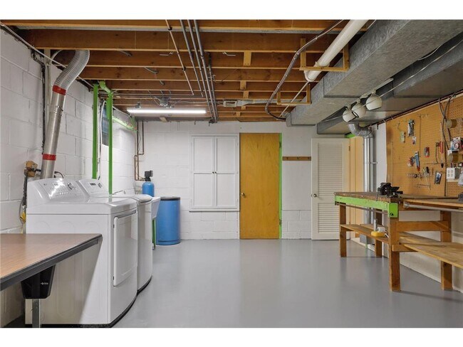 Building Photo - 5233 Danens Dr