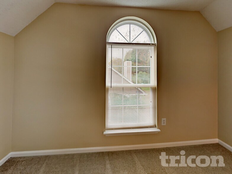 Building Photo - 9304 Twin Trail Dr