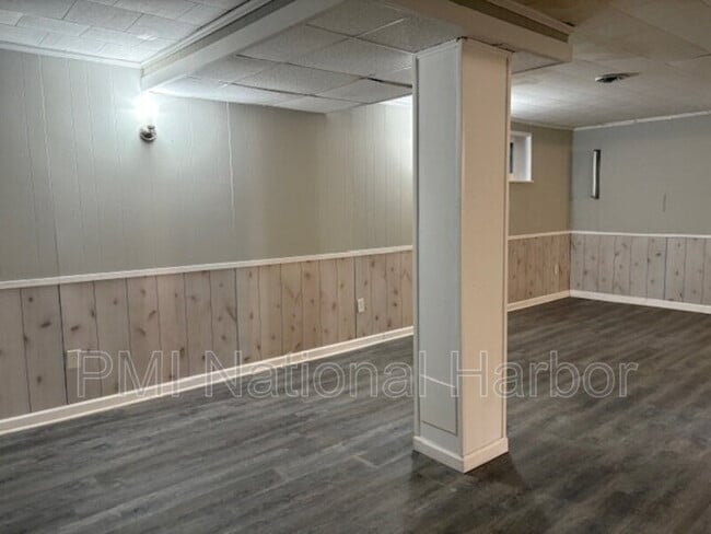 Building Photo - 1235 Chaplin St SE