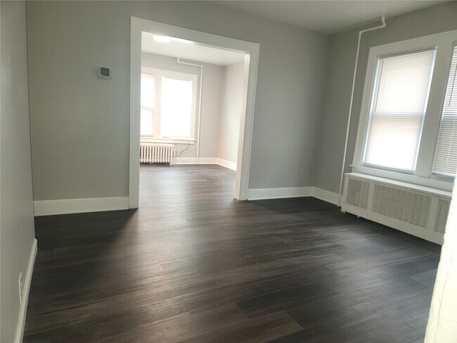 Building Photo - 87 S Washington St