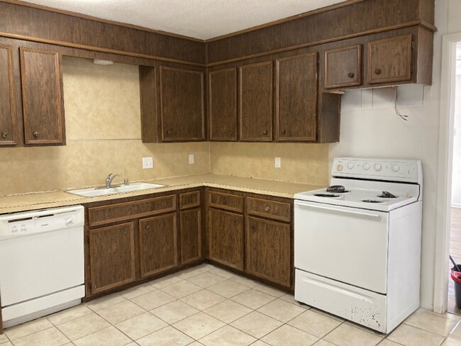 Building Photo - 7306 Avenue W