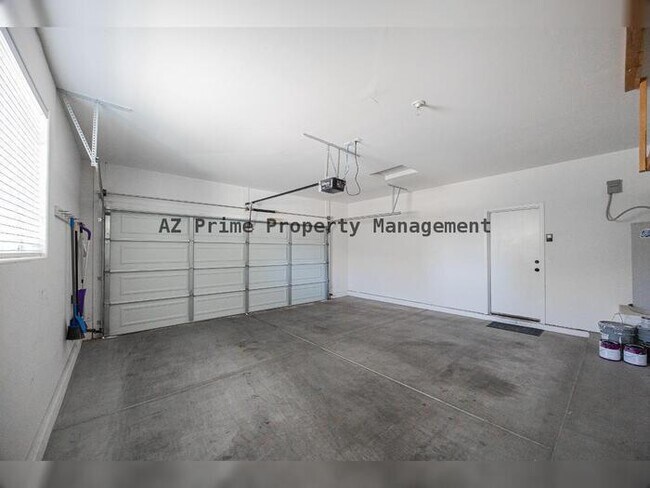 Building Photo - 7422 S 27th Way
