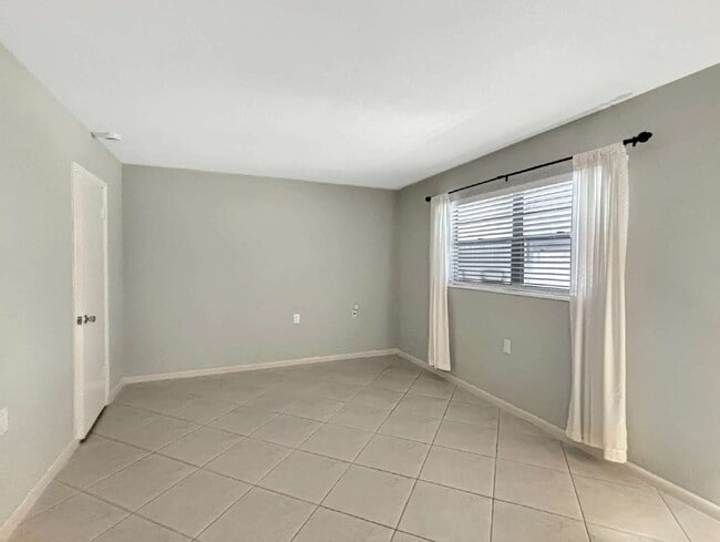 Building Photo - Well-Maintained 2-Bedroom Condo in Meridian Park | 55+ Community | Palm Beach Gardens