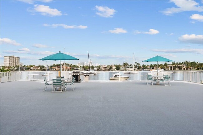 Building Photo - 95 N Birch Rd