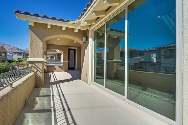 Building Photo - Stunning Summerlin Rental on Private Cul-d...