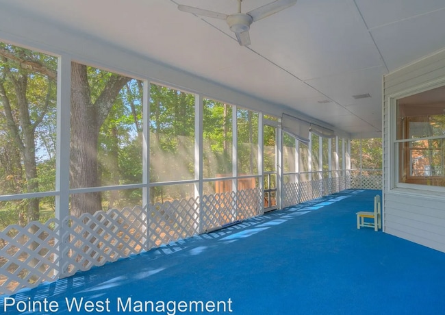 Building Photo - 1602 Greenwood Dr