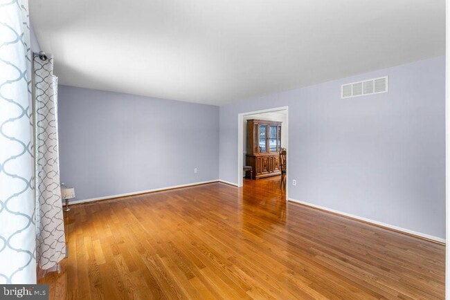 Building Photo - 8009 Frontier Dr