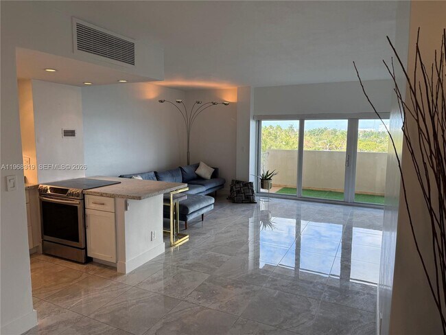 Building Photo - 880 NE 69th St