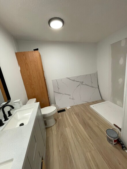 Building Photo - 8030 W Peterson Rd