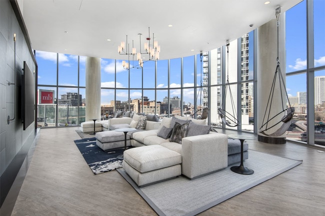 Interior Photo - 727 West Madison