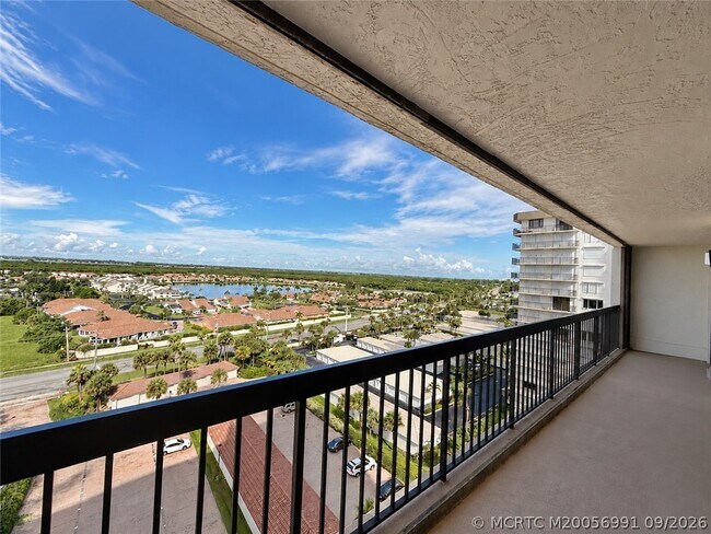 Building Photo - 3100 N Hwy A1A