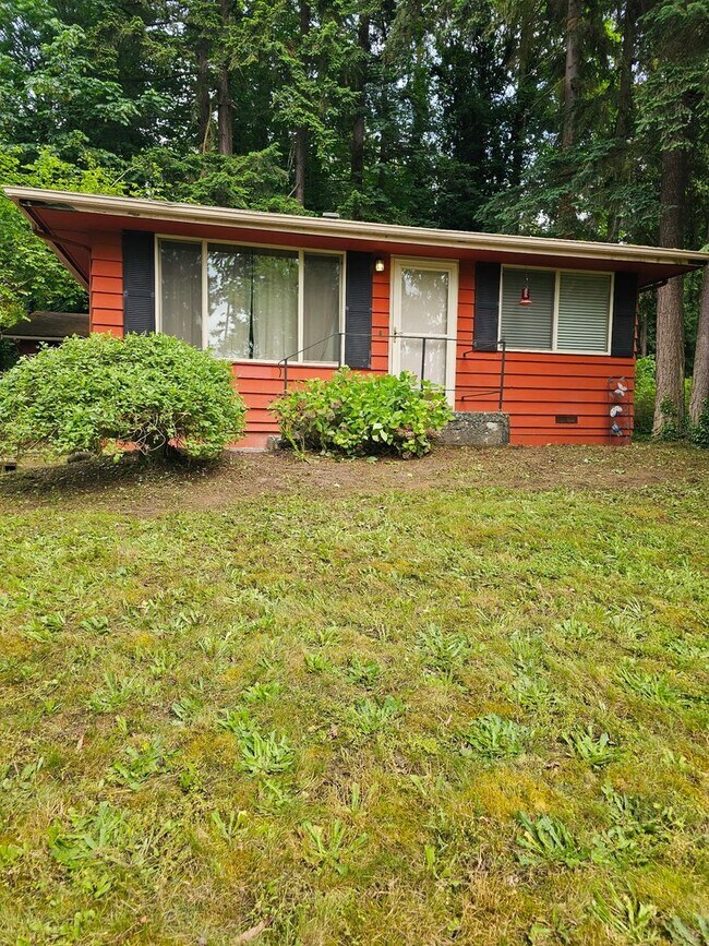Building Photo - Charming 3 bedroom 1 bathroom home in Bothell!