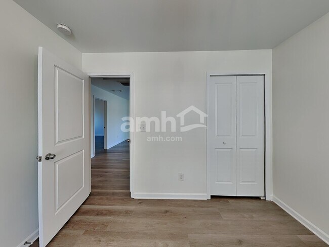 Building Photo - 6102 Lighted Way Ln