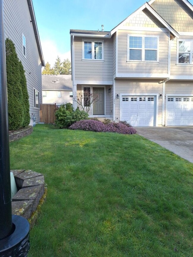 Building Photo - Central Valley Area - 2 Story Home (3Bed, 2.5 Bath)