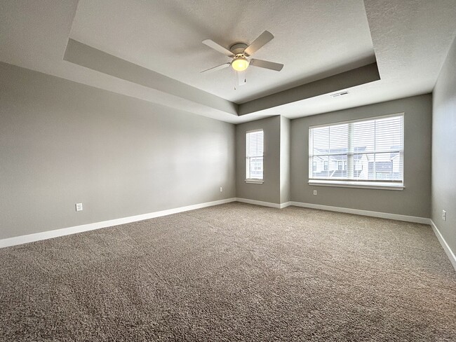 Building Photo - 1502 NE Savana Dr