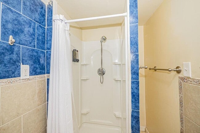 Building Photo - 8411 Potomac Ave