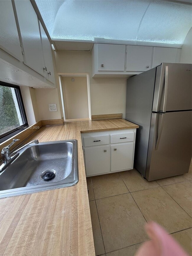 Building Photo - 16919 N Bay Rd