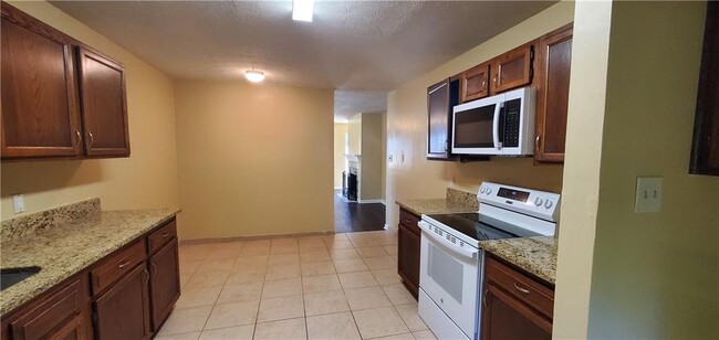 Building Photo - 103 Westland Ct SW