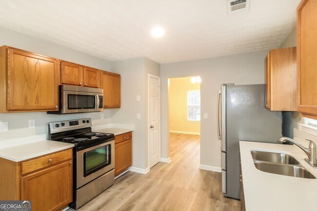 Building Photo - 1286 Live Oak Terrace