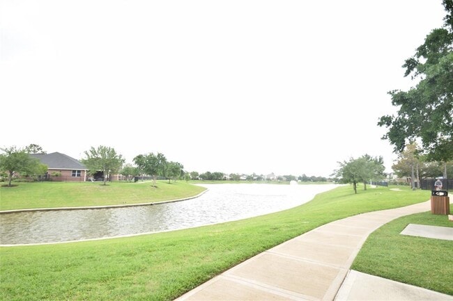 Building Photo - 24239 Yelverton Glen Dr