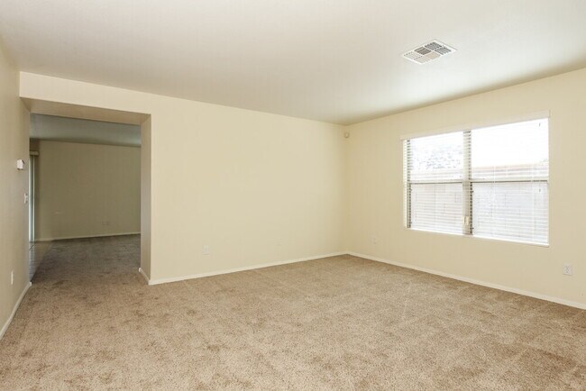 Building Photo - 1360 E Clifton Ave