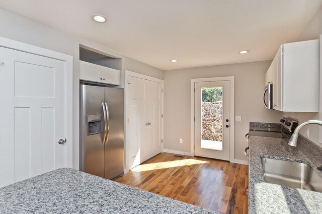 Building Photo - Newer Construction Close to Downtown Asheville