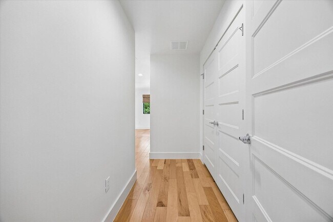 Building Photo - 4506 Russell Dr