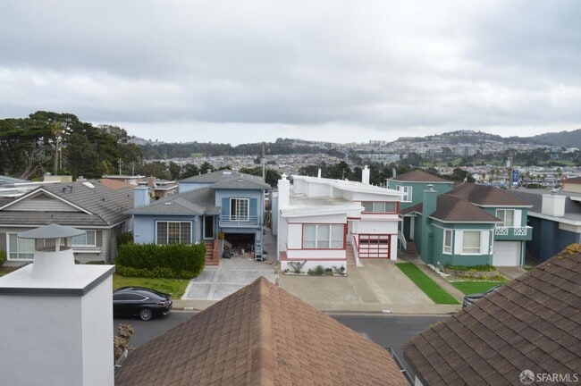 Building Photo - 87 Lakemont Dr