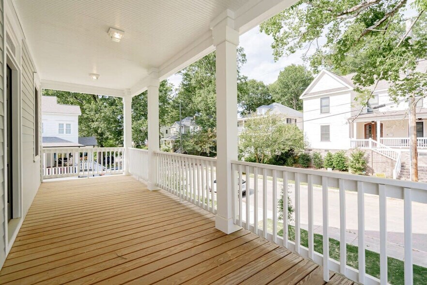 Building Photo - 2221 Rembert St