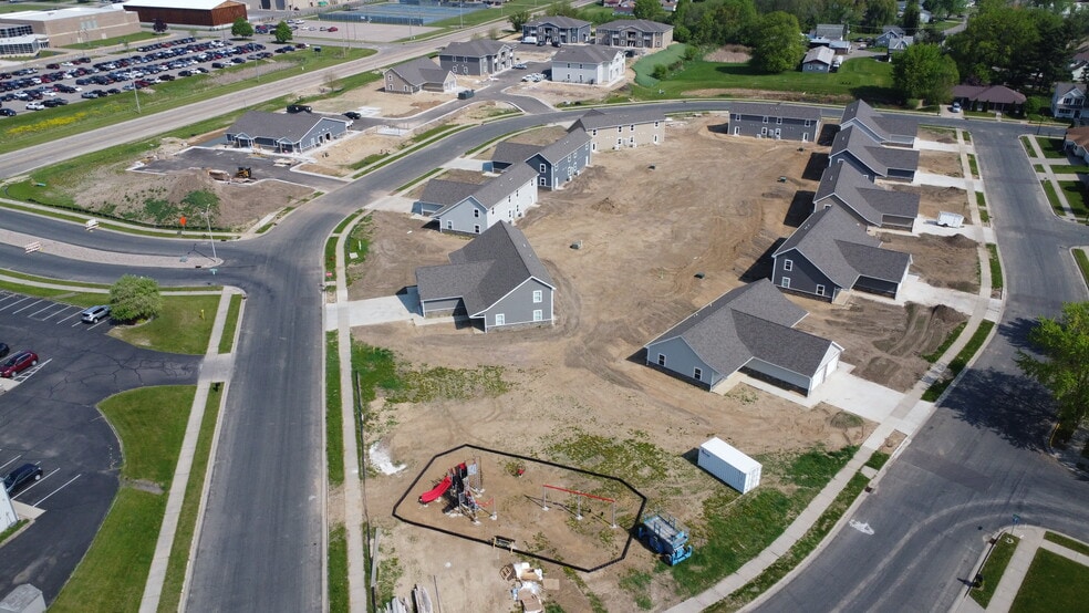 Building Photo - Villas at Fox Pointe