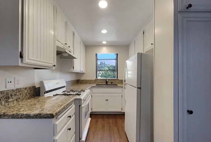 Building Photo - 1215 Sarabande Ln