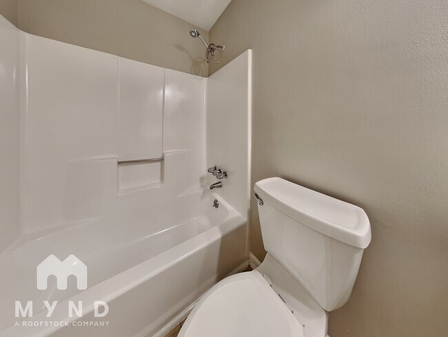 Building Photo - 2475 Suncrest Ct