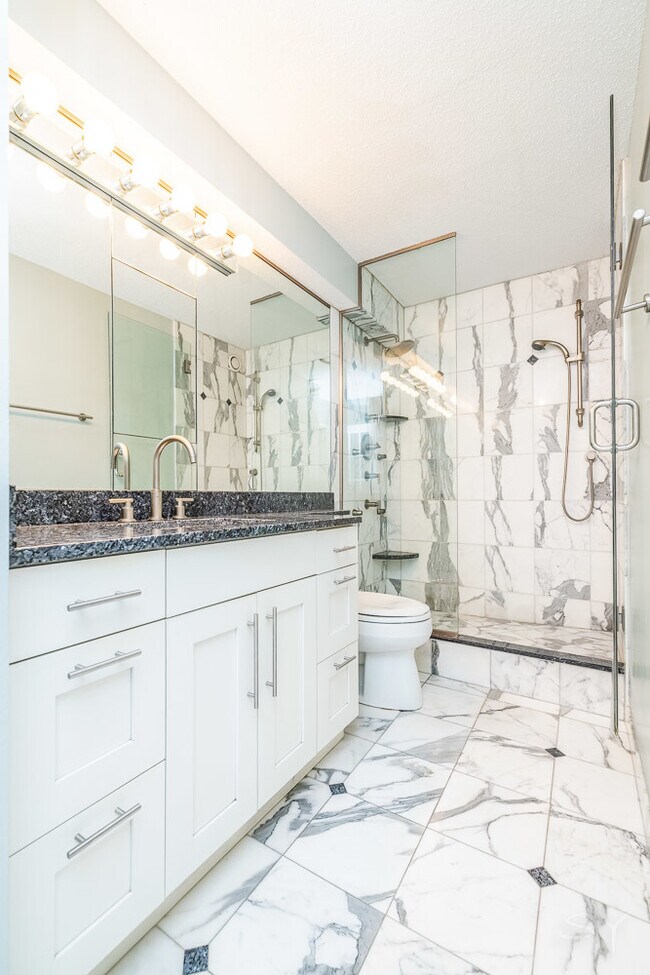 Building Photo - 10 E Ontario St