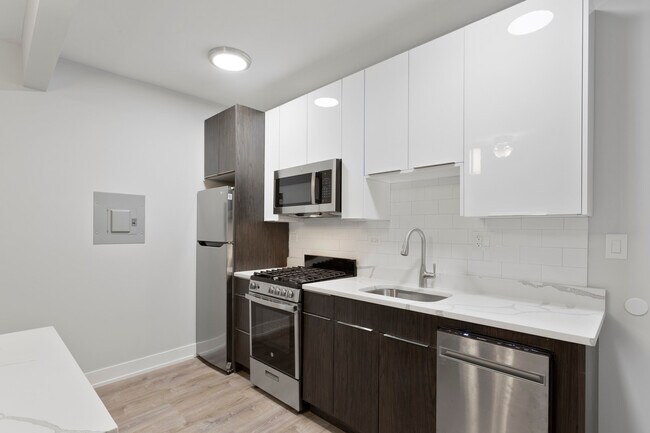 Building Photo - 1651 W Jonquil Terrace