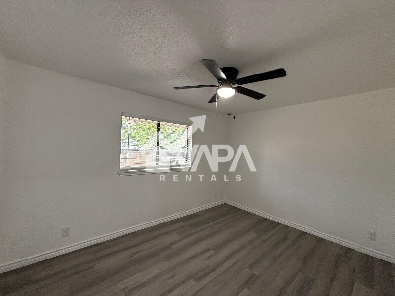 Building Photo - 6735 Stone Lake Dr