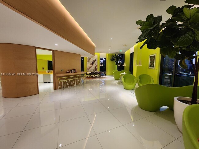 Building Photo - 501 NE 31st St