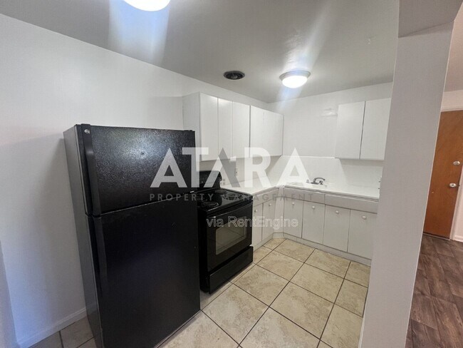 Building Photo - 177 W 300 N