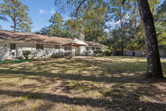 Building Photo - MOVE-IN READY! (Pet Friendly)