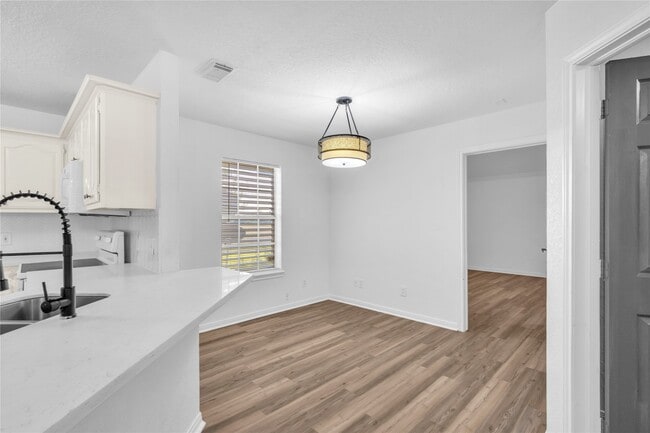 Building Photo - 2930 23rd Ave N