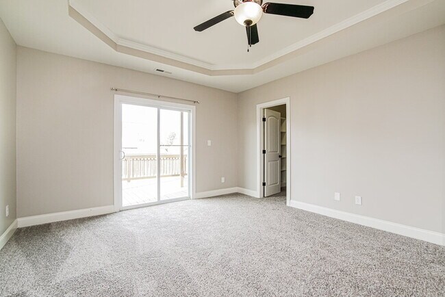 Building Photo - 45 Oakton Dr