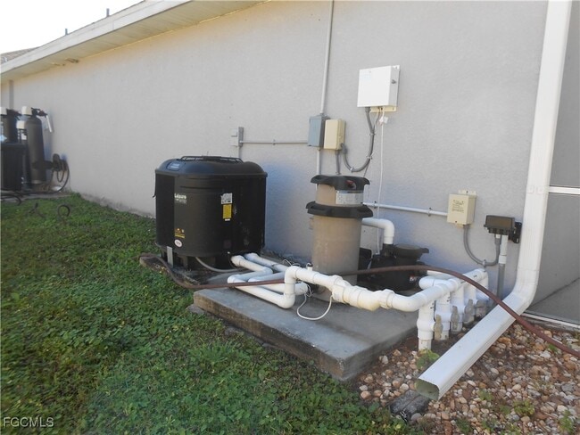 Building Photo - 601 Clayton Ave