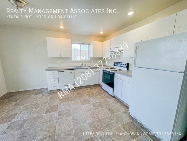 Building Photo - 843 N White Barn Rd