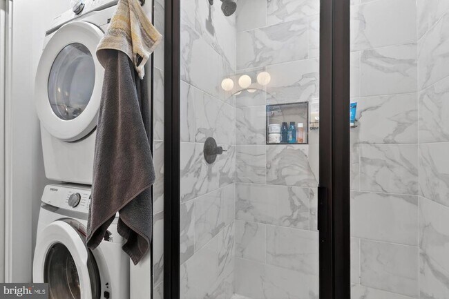 Building Photo - 1415 Locust St