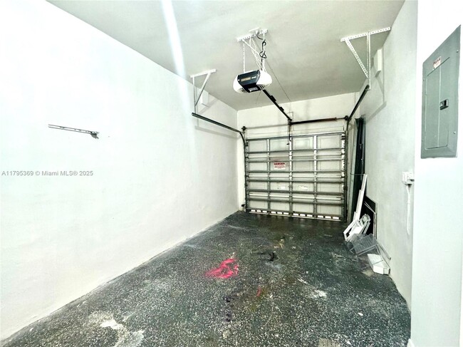 Building Photo - 14333 SW 125th Ct