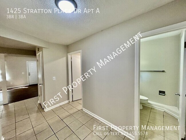 Building Photo - 1425 Stratton Pl Dr