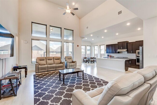 Building Photo - 212 Charbono St