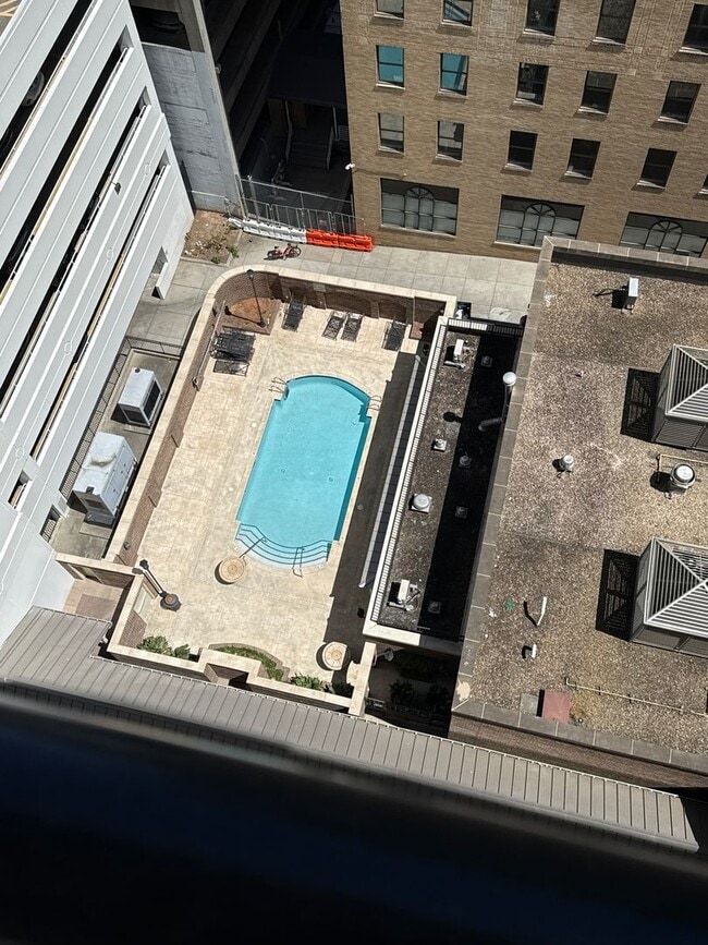 Building Photo - 230 S Tryon St