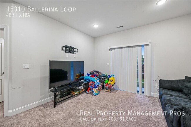 Building Photo - 15310 Ballerina Lp