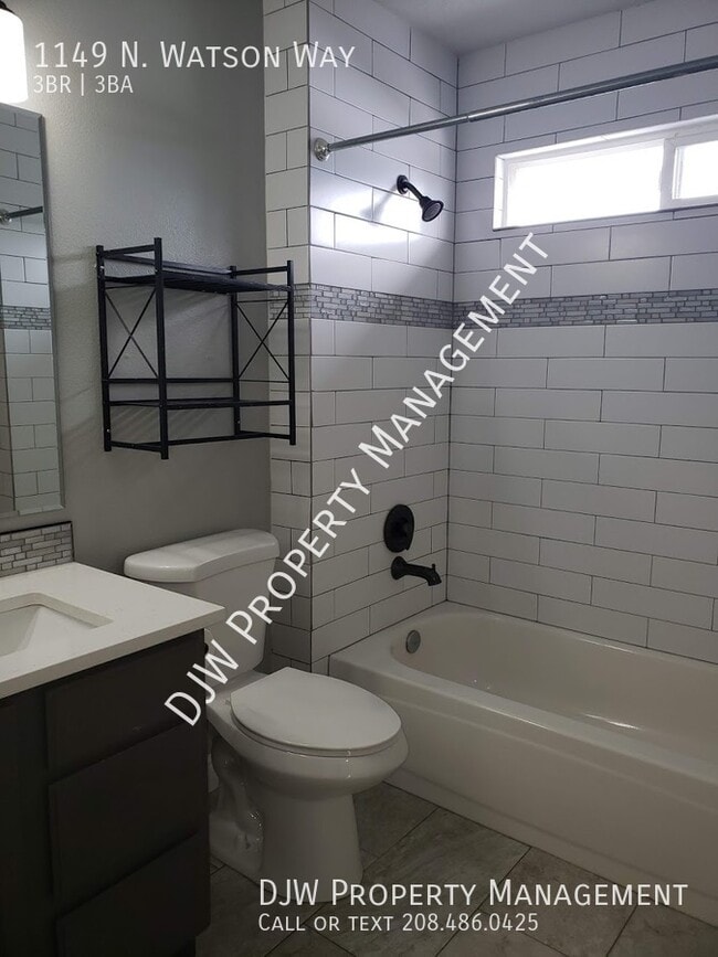 Building Photo - Experience A Modern Lifestyle!!!