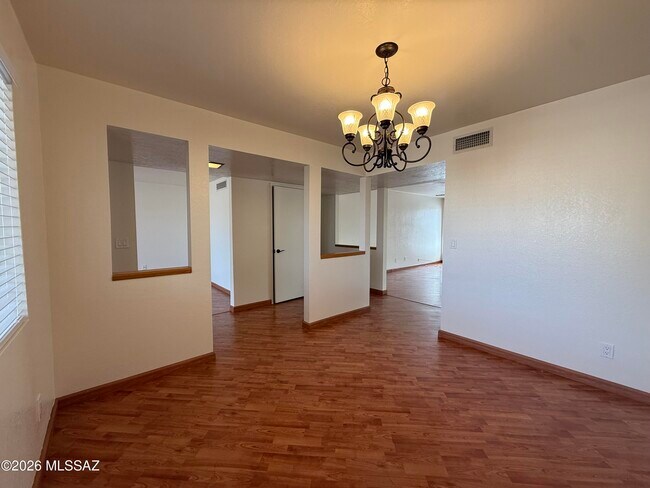 Building Photo - 625 N Brown Ave